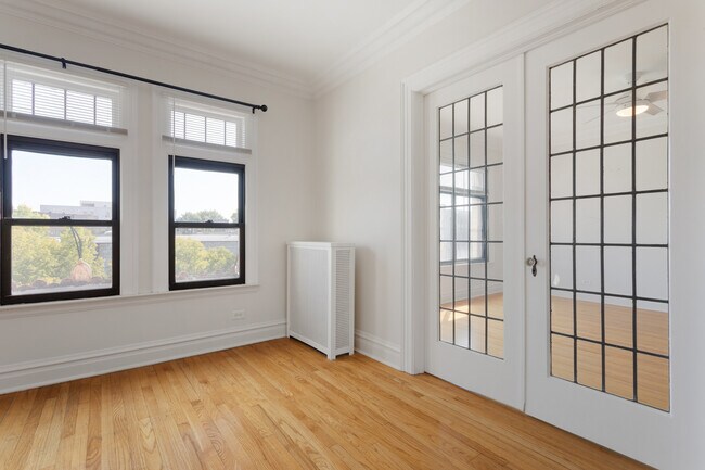 Foto del edificio - 2352 N Spaulding Ave