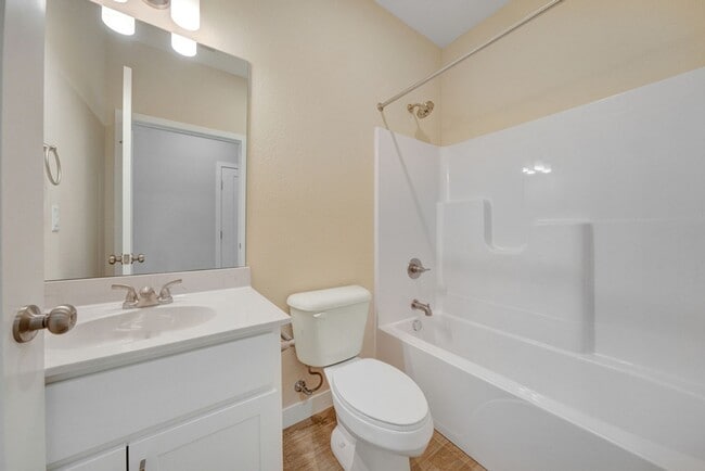 Foto del edificio - New Construction in Tuscola, 2 Bed, 2 Bath...