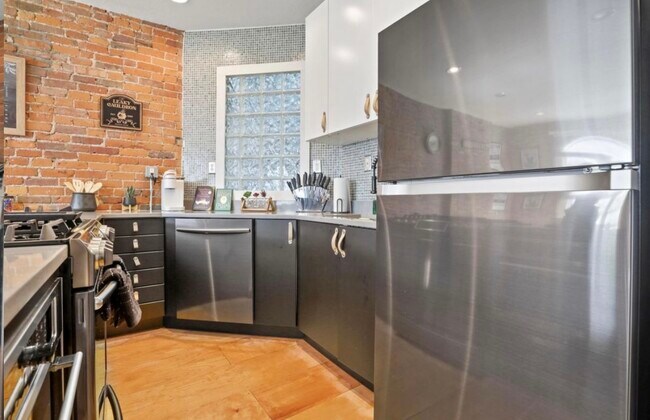 Foto del edificio - 974 N High St