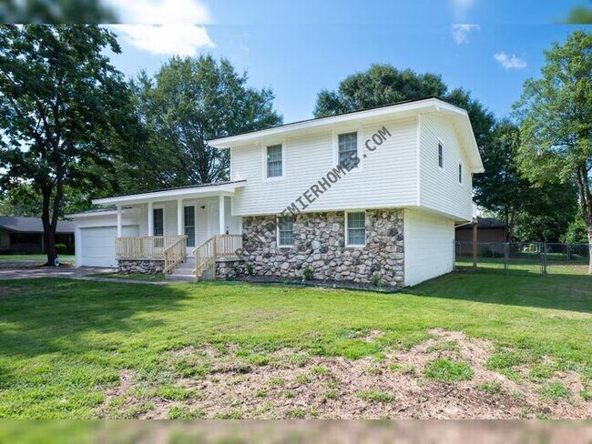 Foto del edificio - 18 Lucy Ln