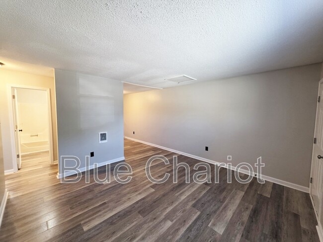 Building Photo - 421 Cascade Ave