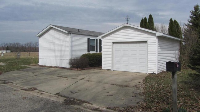 Building Photo - 1208 Shiawassee River Road #4