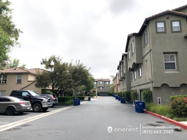 Building Photo - 14662 Via Fiesta