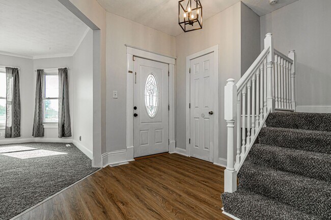 Foto del edificio - Please View 3D Virtual Walk-Through Before...