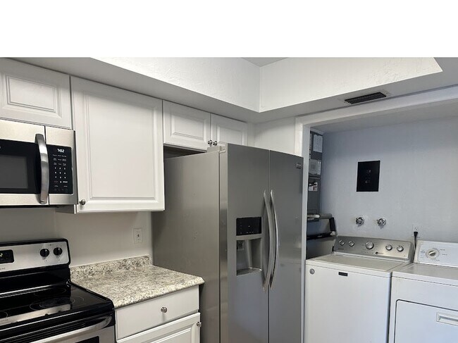 Building Photo - 3369 Barnsdale Dr
