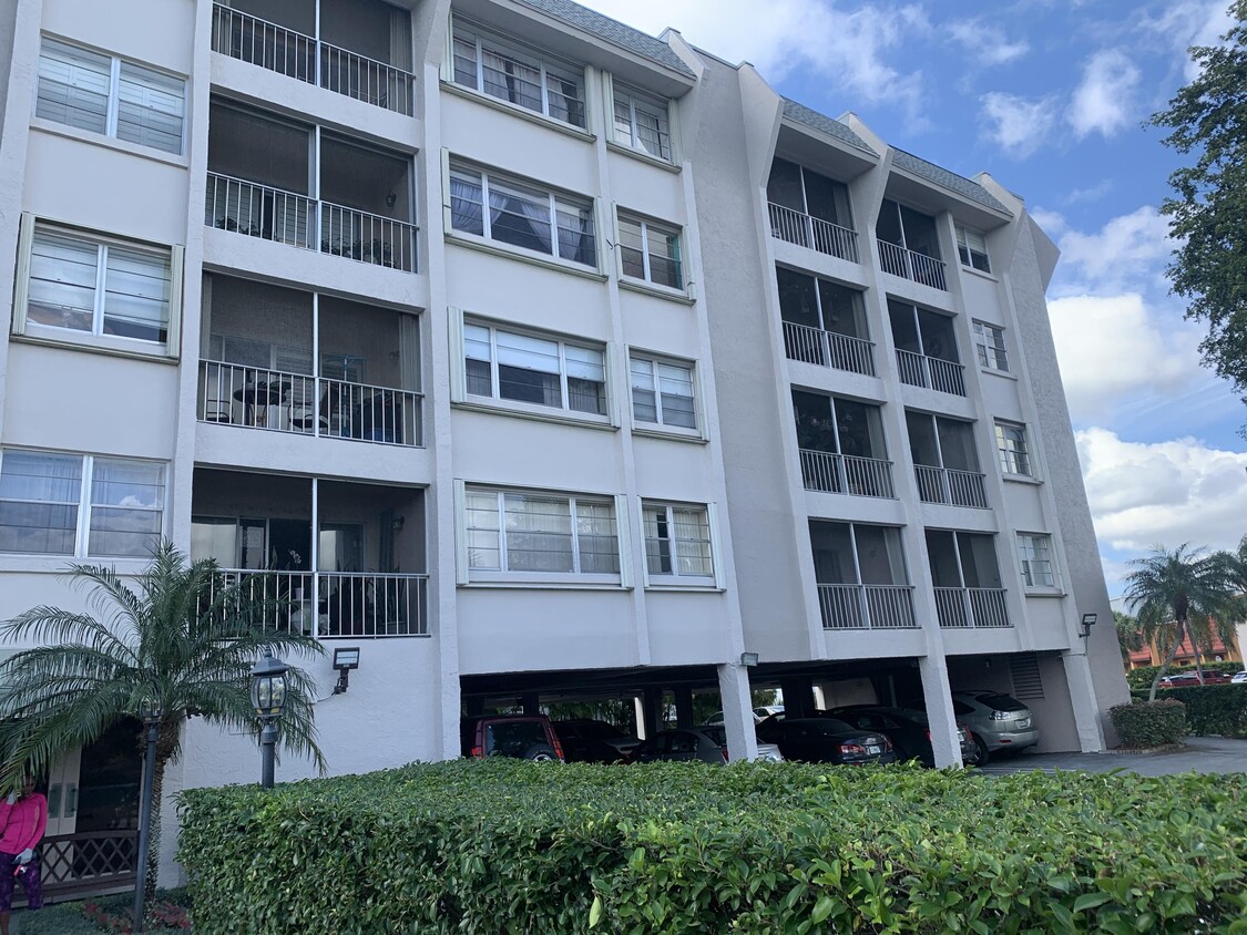 Foto principal - 505 Spencer 410 Dr