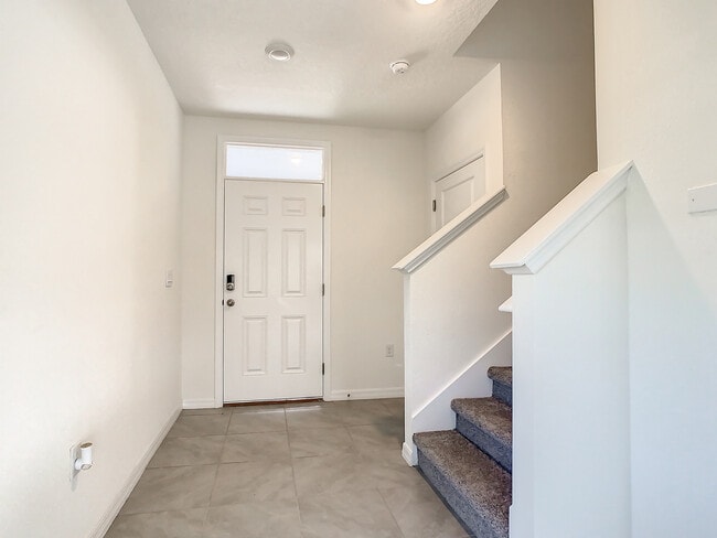 Building Photo - 16503 Mosaic Oar Dr