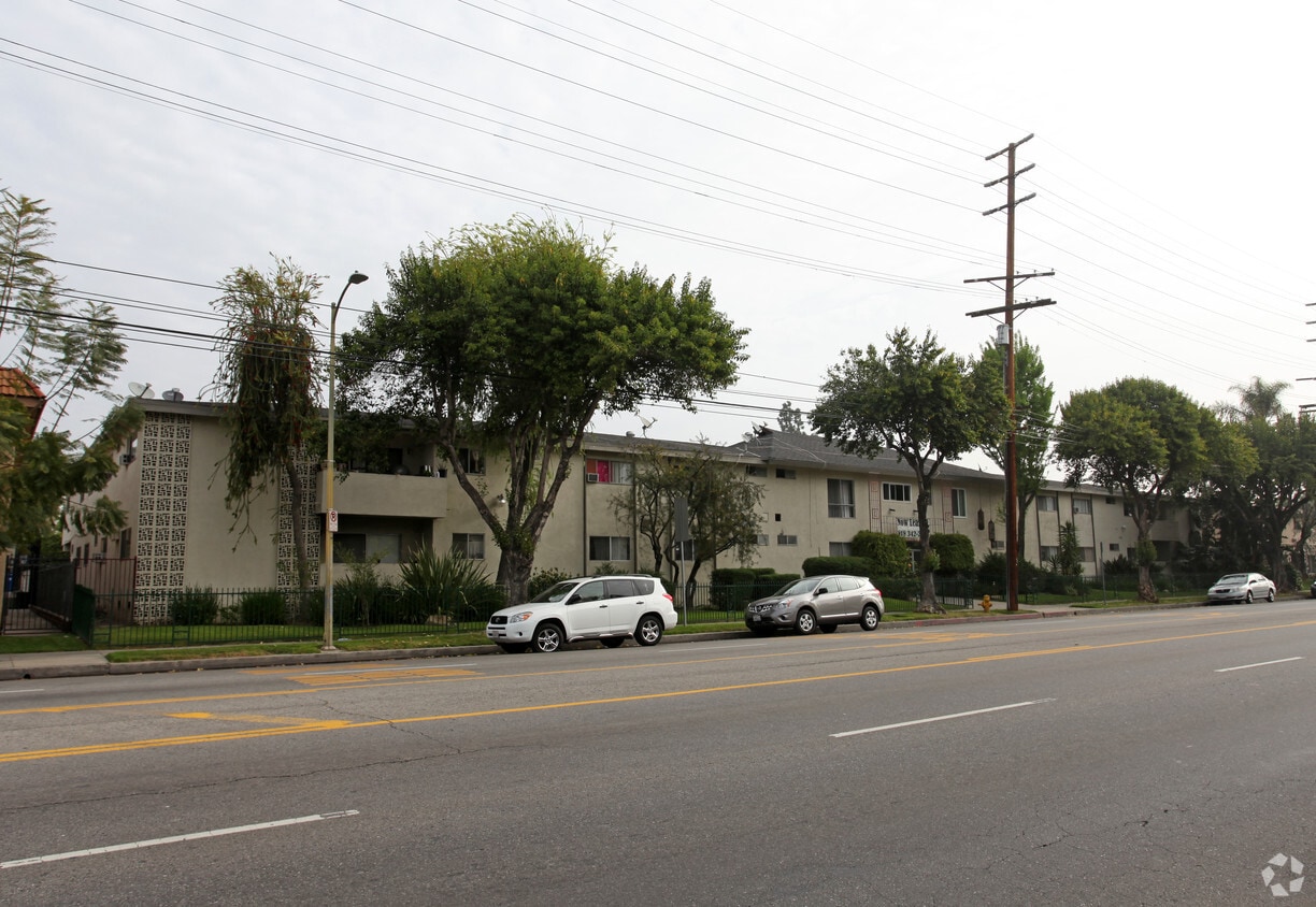 17433 Vanowen St - 340 Sibley Lofts