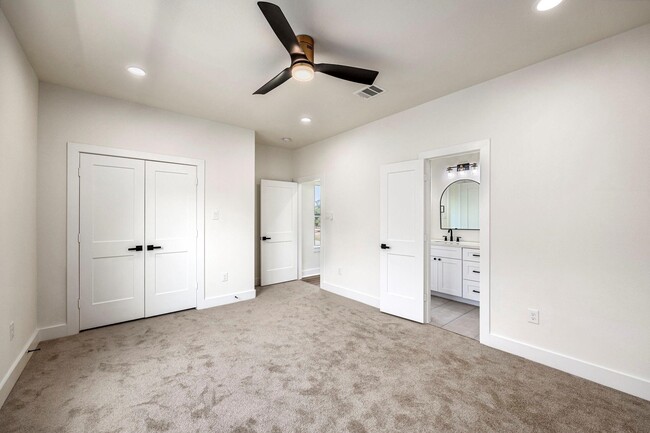 Building Photo - 5514 San Jose St