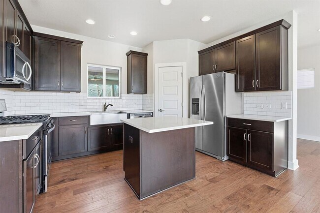 Building Photo - 1912 Dinsdale Ln