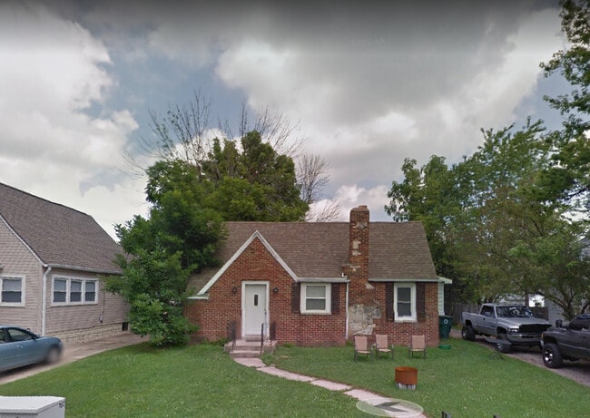 Building Photo - 1212 W Abbott St