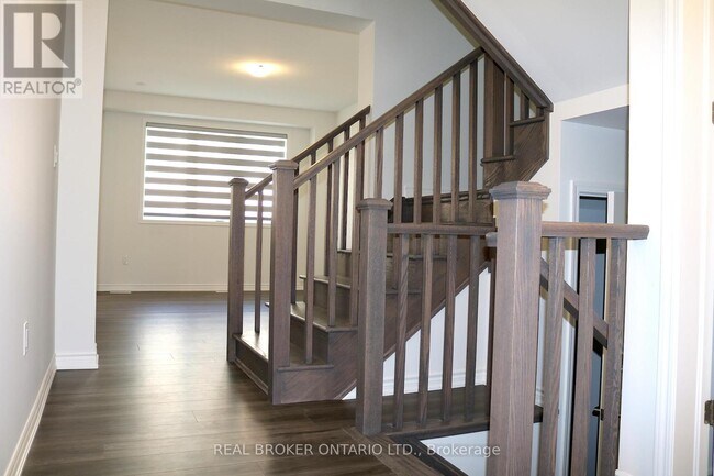 Photo du bâtiment - 6 Vinewood Cres