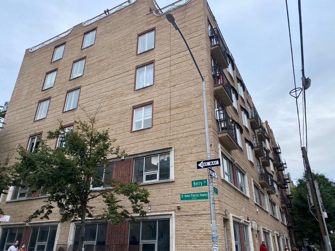 Building Photo - 99 S 3rd St
