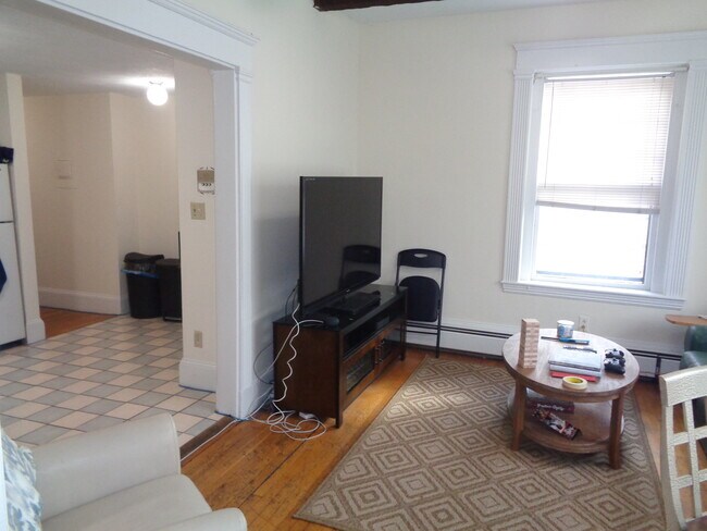 Building Photo - 499 Park Dr