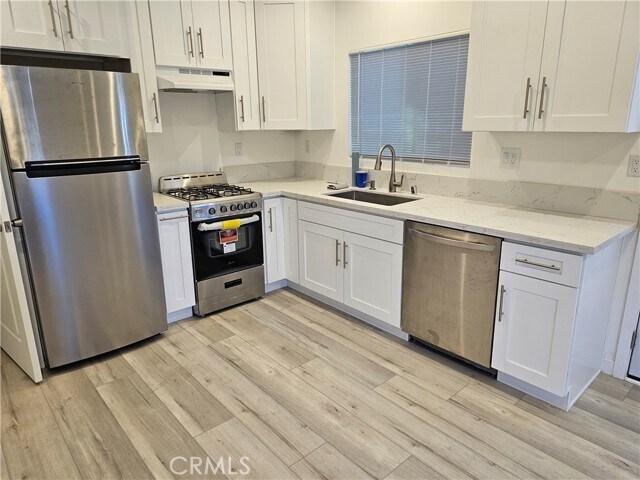Foto del edificio - 7711 Goodland Ave