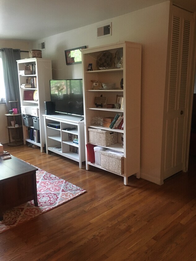 Foto principal - 515 W Wrightwood Ave