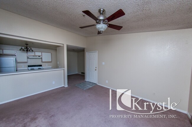 Building Photo - Beautiful condo at Glen Cove Landing