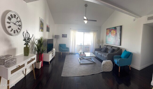 Foto del edificio - 7350 N Vía Paseo Del Sur