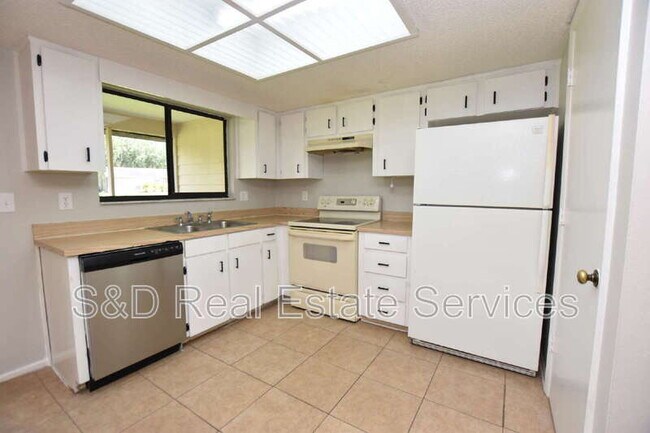 Foto del edificio - 1440 Ridge Lake Ct