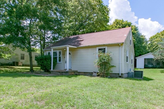 Building Photo - 430 Kelly Ln