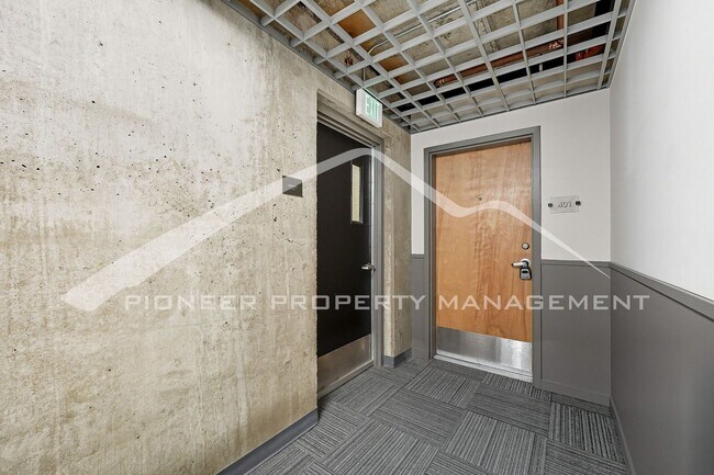 Foto del edificio - Spacious Condo with Central AC and Mountai...