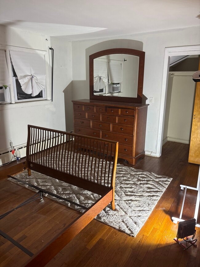 First bedroom - 270 Lafayette Ave