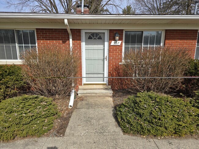 Foto del edificio - 935 E Huron River Dr