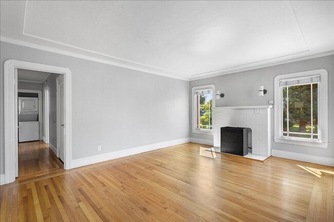 Building Photo - 5020 Shafter Ave