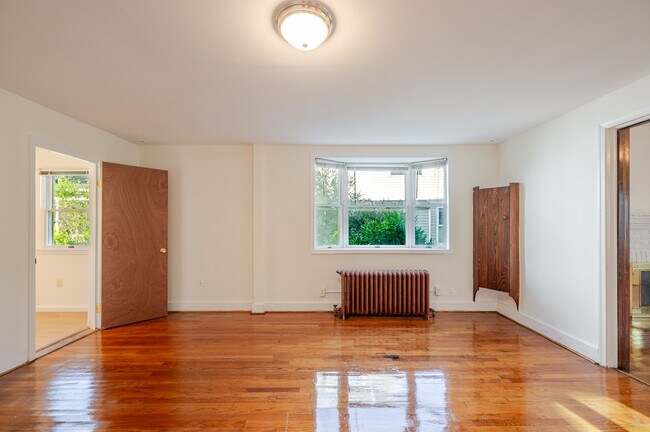 Foto del edificio - 1617 Monroe St NE