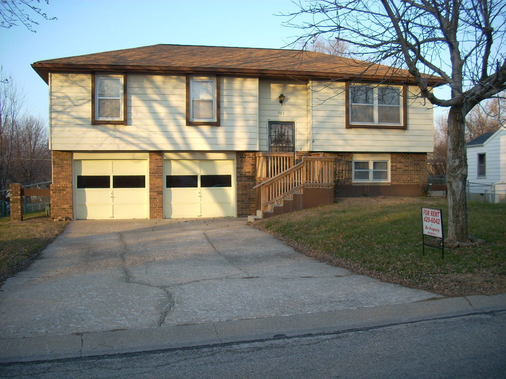 Foto principal - 203 Larkin Ave