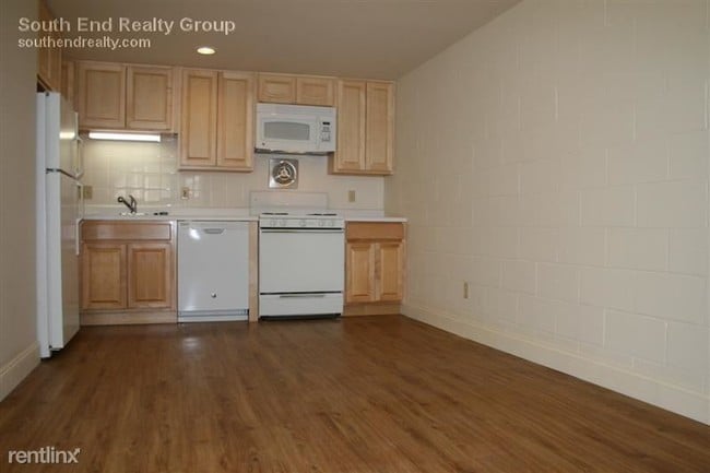 Building Photo - 1 br, 1 bath Apartment - 104 W Concord St