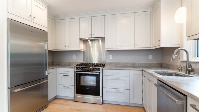 Foto del edificio - 48 Concord Ave