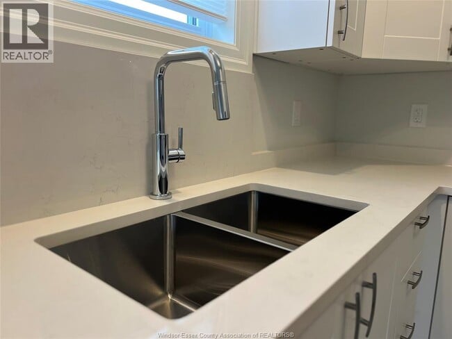 Building Photo - 89 Draper St