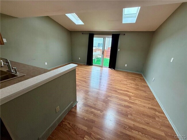 Foto del edificio - 5452 Borgase Ln