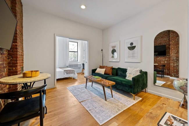 Foto del edificio - 416 W 49th St