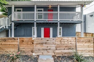 Building Photo - 2103 Rosewood Ave