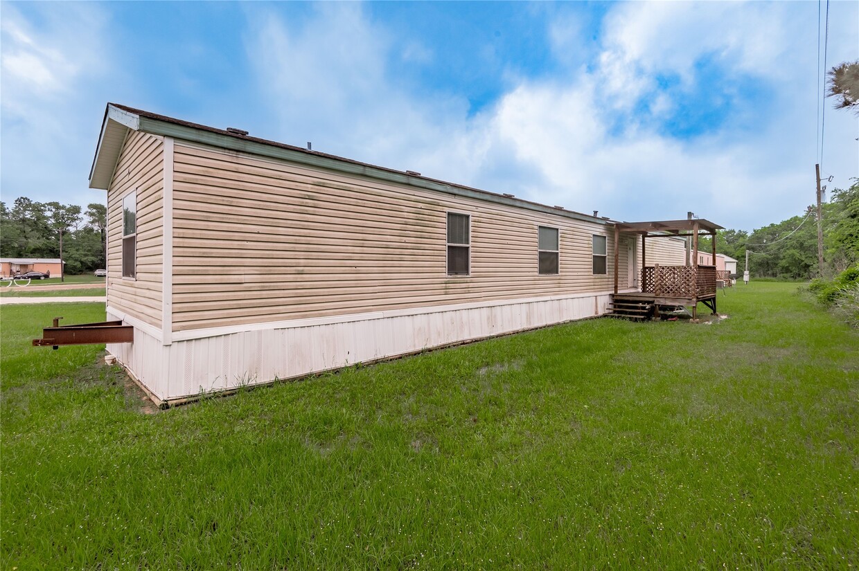 Building Photo - 1345 FM 405