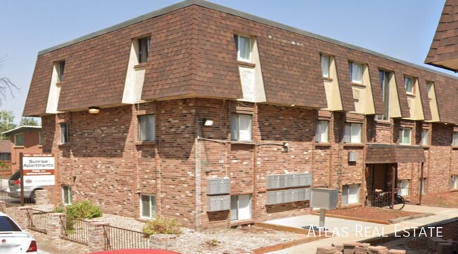 Building Photo - 15571 E 13th Ave