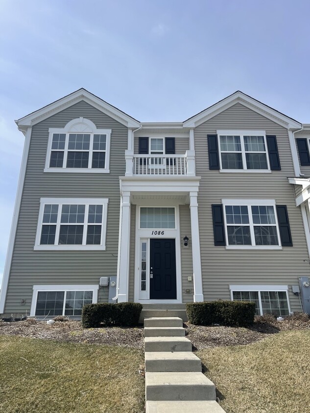 Primary Photo - 1086 Sapphire Ln