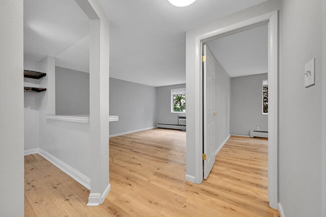 Building Photo - $1,350, 1-bedroom, 1-bathroom condo close ...