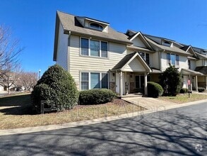 Building Photo - 80 Rotunda Cir