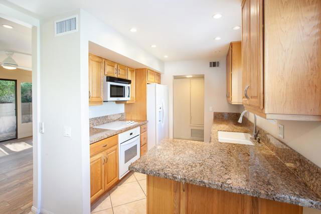 Building Photo - 1721 Capri Cir
