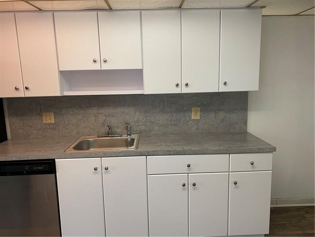 Building Photo - 750 E Coco Plum Cir
