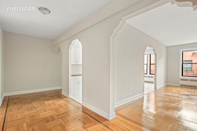 Building Photo - 70 Lenox Rd