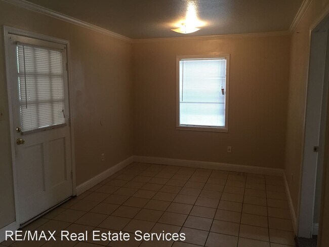 Building Photo - 3 br, 1 bath House - 2727 Amherst