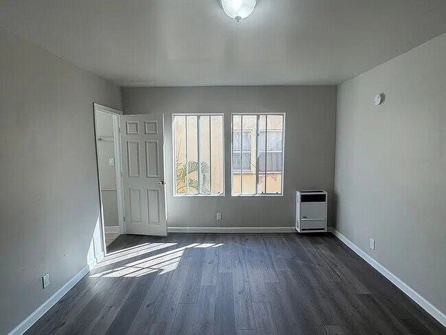 Building Photo - 1338 S Crenshaw Blvd
