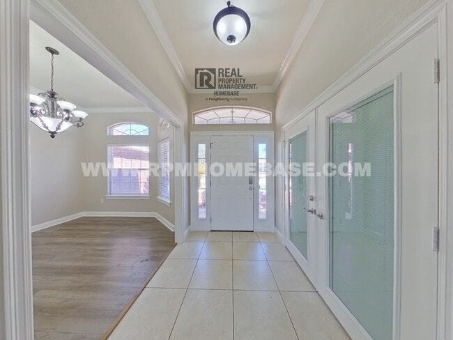Foto del edificio - ELEGANT 4/3 + OFFICE IN GATED CHANAN ESTATES | Gas Fireplace + Formal Dining!