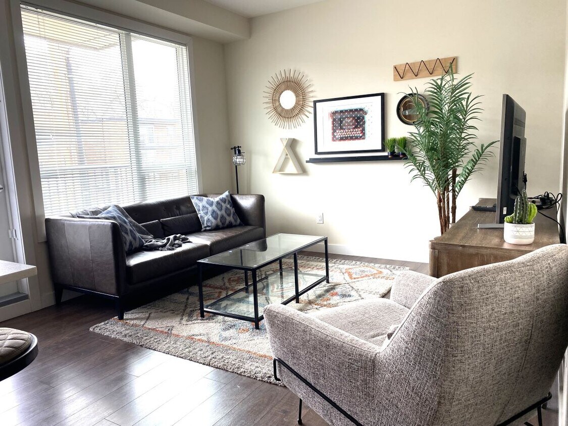 Photo principale - 9907-391 91 Ave NW