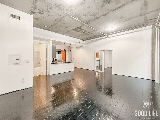 Foto del edificio - SD: Modern 1BR/2BA Condo with 2 Parking Spaces in Downtown San Diego!