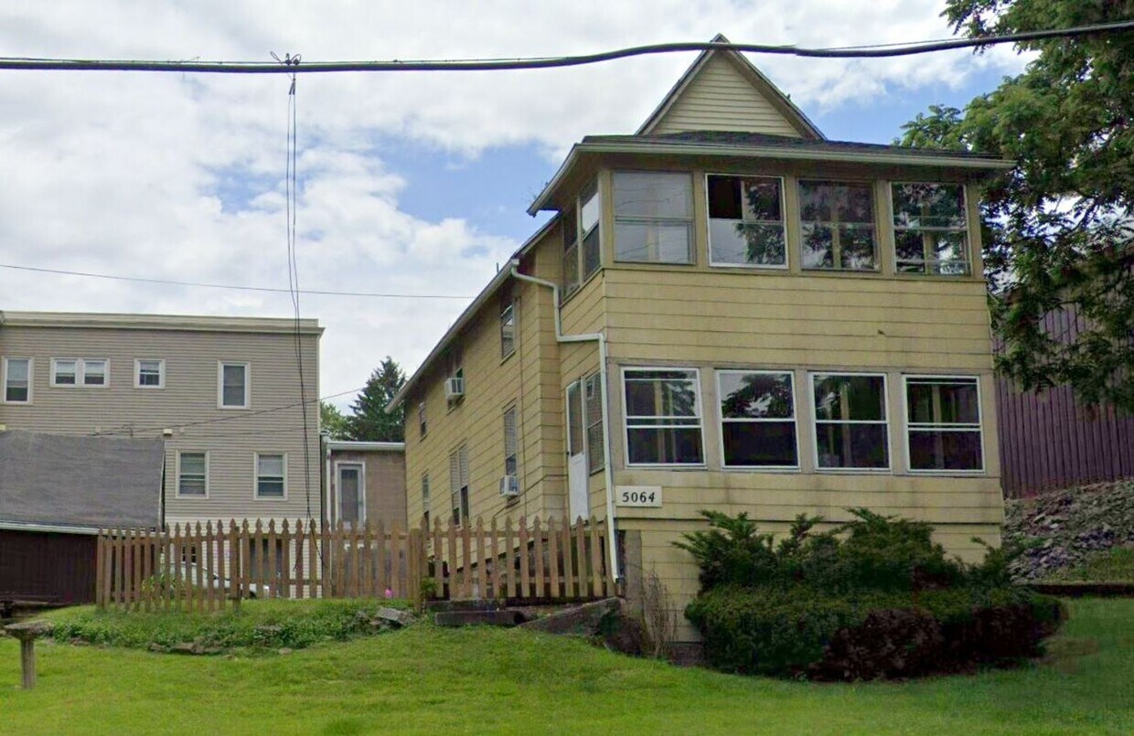 5064 St Paul Blvd Unit Upper, Irondequoit, NY 14617 Room for Rent in